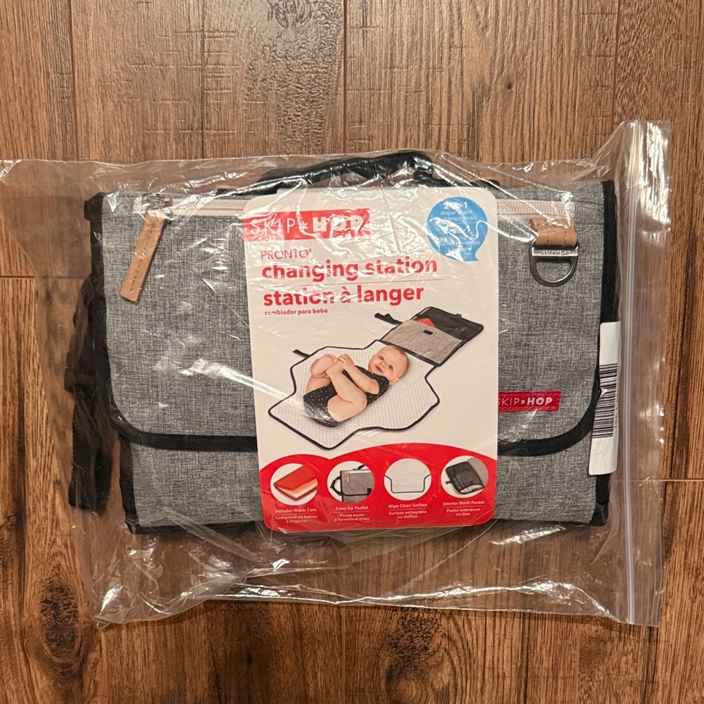 NEW Skip Hop Pronto Changing Station in Gray and Black